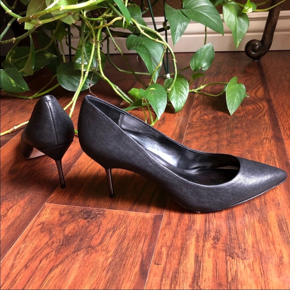 BCBG MAXAZRIA HEELS